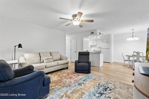 unit-1-9806 Whipps Mill Rd, Louisville, KY, 40223-1182 | Card Image