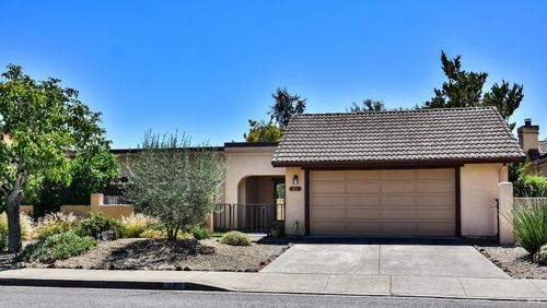 483 La Quinta Lane, Sonoma, CA, 95476 | Card Image