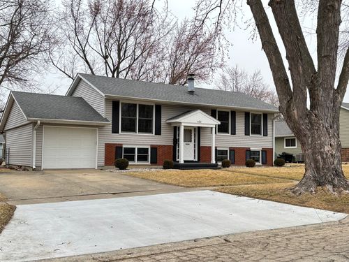 623 Colonial Dr, Dekalb, IL, 60115-4769 | Card Image