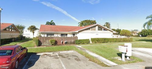 apt-c-4393 Woodstock Dr, West Palm Beach, FL, 33409-2945 | Card Image