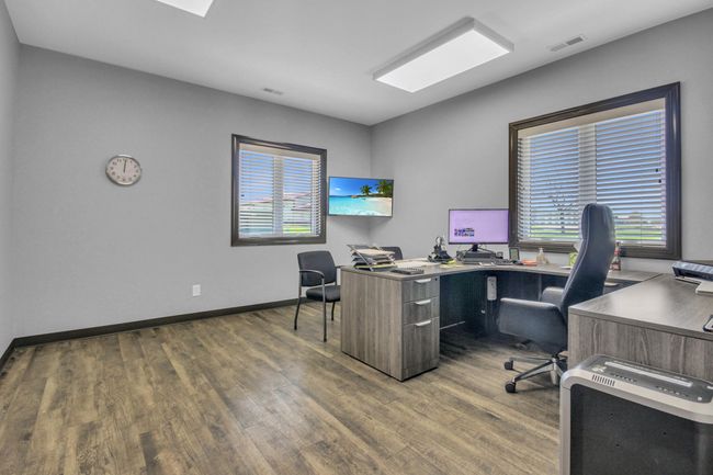 office | Image 4