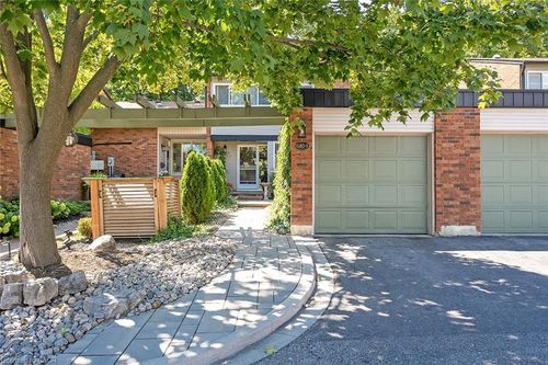 5-1580 Kerns Rd, Burlington, ON, L7P3A7 | Card Image