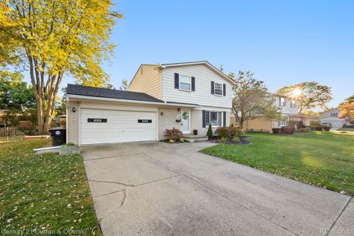 29631 Lyndon St, Livonia, MI, 48154-4402 | Card Image