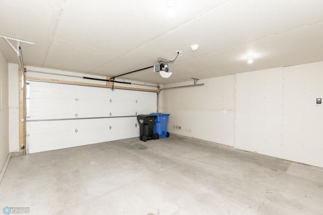 Garage | Image 41