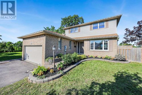 104 Woodside Dr, Orillia, ON, L3V7N7 | Card Image