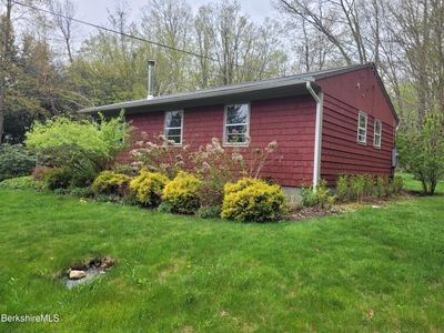 125 West St, House other with 3 bedrooms, 1 bathrooms and null parking in Sandisfield MA | Image 2