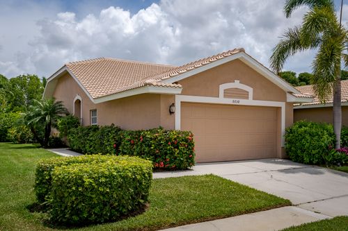 6658 Castlelawn Pl, NAPLES, FL, 34113-1612 | Card Image