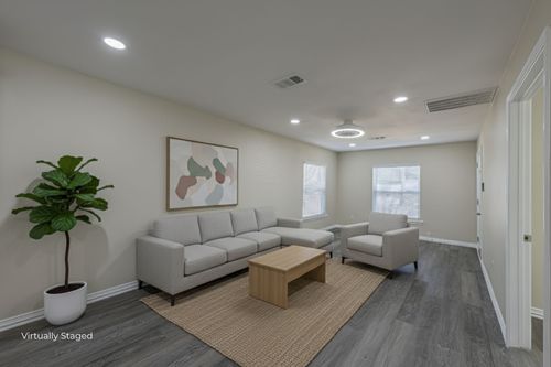 2820 Forest Ave, Fort Worth, TX, 76112-6607 | Card Image