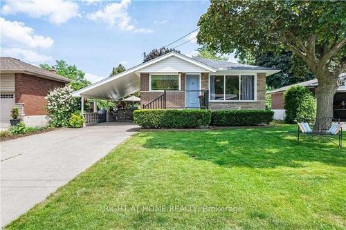118 Briarwood Cres, Hamilton, ON, L9C4C4 | Card Image
