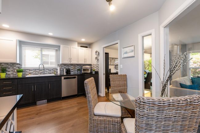 1452 Stevens St, Townhouse with 3 bedrooms, 3 bathrooms and 5 parking in White Rock BC | Image 14