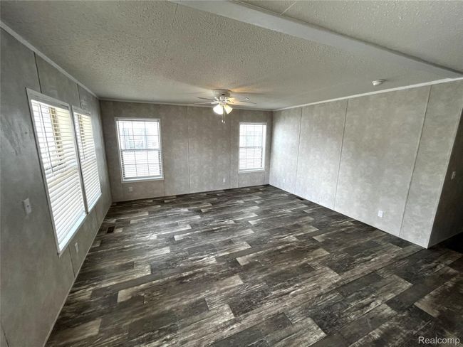 Living Room | Image 11
