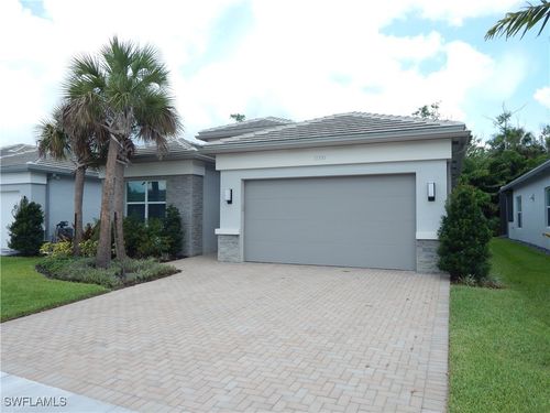 11331 Jacaranda Dr, NAPLES, FL, 34120-3827 | Card Image