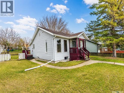 768 Caribou St W, Moose Jaw, SK, S6H2K9 | Card Image
