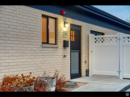 237-3578 805, Salt Lake City, UT, 84106-4613 | Card Image