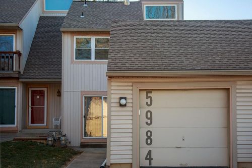 5984 N Kansas Ave, Gladstone, MO, 64119-2114 | Card Image