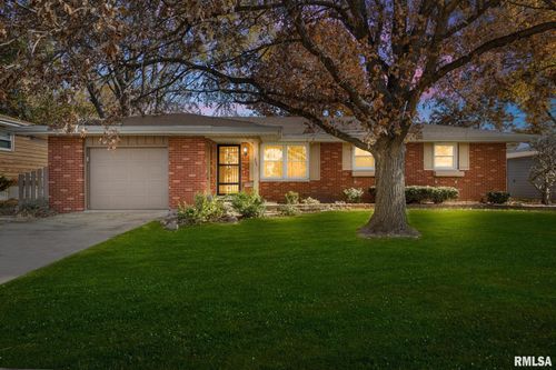 354 N Nebraska Ave, Morton, IL, 61550-2325 | Card Image