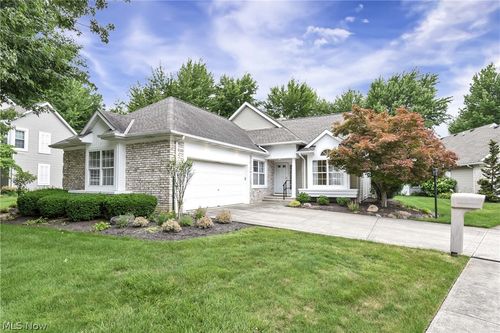 3674 Guilford Ct, Westlake, OH, 44145-6409 | Card Image