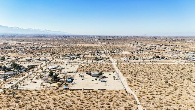 6573 Dos Palmas Rd, House other with 3 bedrooms, 2 bathrooms and null parking in Phelan CA | Image 38