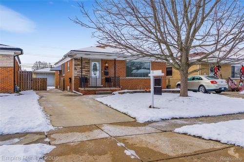 6545 Robindale Ave, Dearborn Heights, MI, 48127-2165 | Card Image