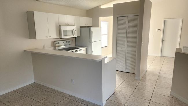 648 Sw Nichols Ter, House other with 3 bedrooms, 2 bathrooms and null parking in Port St. Lucie FL | Image 5