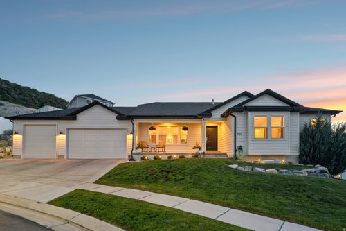 7127 N Hollow Crest Cir, Eagle Mountain, UT, 84005-6282 | Card Image