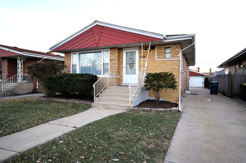 3133 101st Pl, Evergreen Park, IL, 60805-3512 | Card Image