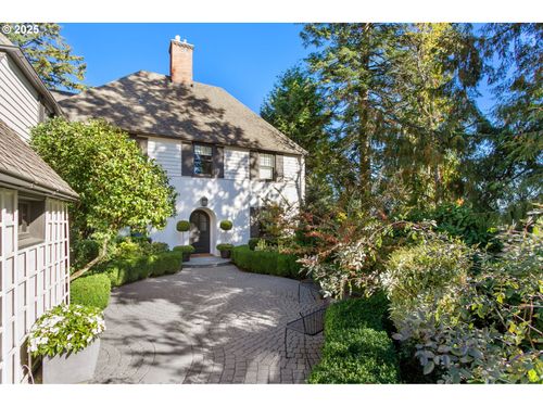 2933 Sw Fairview Blvd, Portland, OR, 97205-5828 | Card Image