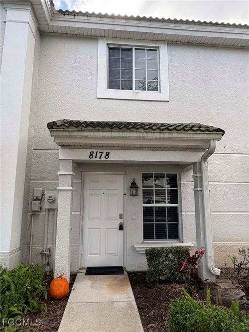 8178 Pacific Beach Dr, FORT MYERS, FL, 33966-7954 | Card Image