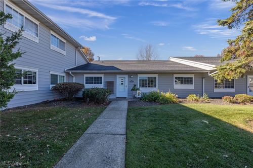 apt-117w-27069 Oakwood Cir, Olmsted Twp, OH, 44138-3189 | Card Image