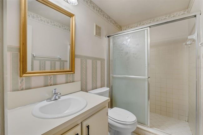 Primary Bathroom | Image 12
