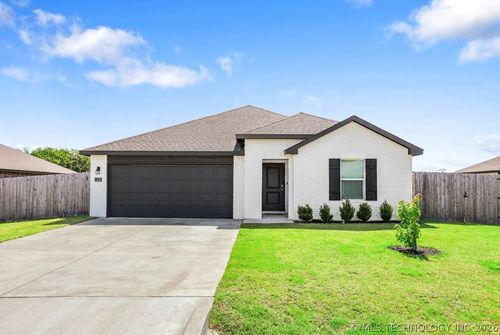 1124 N Arapahoe Ave, Chouteau, OK, 74337-5008 | Card Image