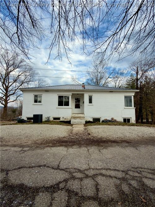 810 Dinden Dr, Saint Albans, WV, 25177-3204 | Card Image