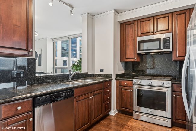 Kitchen | Image 8