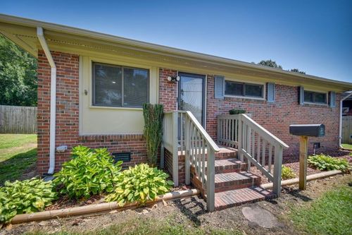 216 Matt Ln, Virginia Beach, VA, 23454-4524 | Card Image