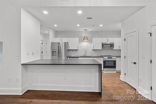 unit-219-310 Arlington Ave, Charlotte, NC, 28203-4376 | Card Image