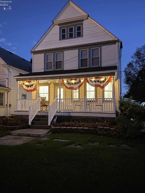 5539 South St, Vermilion, OH, 44089-1322 | Card Image