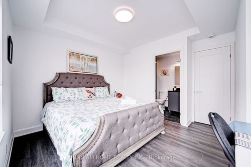 208-38 Gandhi Lane, Thornhill, ON, L3T0G9 | Card Image