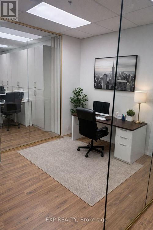 7097 Yonge Street, Markham (Grandview), ON, L3T2A7 | Card Image