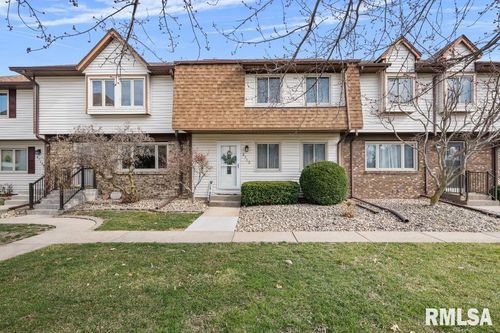 4715 11th St, East Moline, IL, 61244-4404 | Card Image