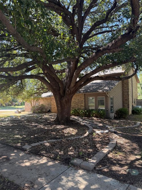 3626 Lake Pontchartrain Dr, Arlington, TX, 76016-3507 | Card Image