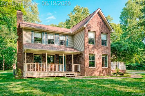 7511 Welle Rd, Brighton, MI, 48116-8241 | Card Image