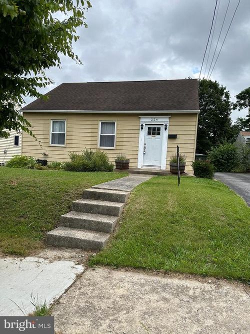 224 Devonshire Rd, HAGERSTOWN, MD, 21740-4506 | Card Image