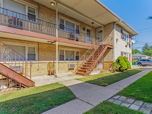 apt-8-4215 S Harlem Ave, Stickney, IL, 60402-4218 | Card Image