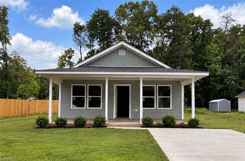 733 Meadowgreen Village Dr, Eden, NC, 27288-3670 | Card Image
