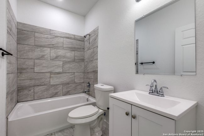 1102 - 5415 Ingram Rd, Condo with 2 bedrooms, 2 bathrooms and null parking in San Antonio TX | Image 12