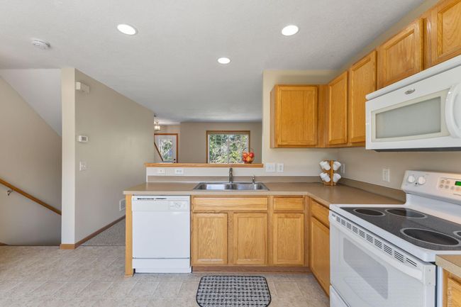 Community Room Kitchen to Reserve | Image 21