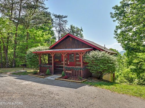 1818 Ridgecrest Dr, Sevierville, TN, 37876-7406 | Card Image