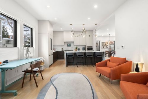 1-116 Thorndike St, Brookline, MA, 02446-5845 | Card Image