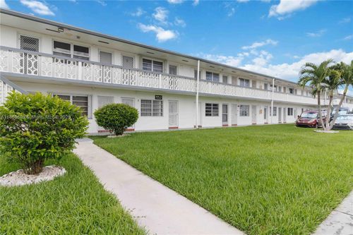 apt-1-11 204th St, Miami Gardens, FL, 33179-2309 | Card Image