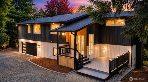 5755 Blakely Ave Ne, Bainbridge Island, WA, 98110-2281 | Card Image